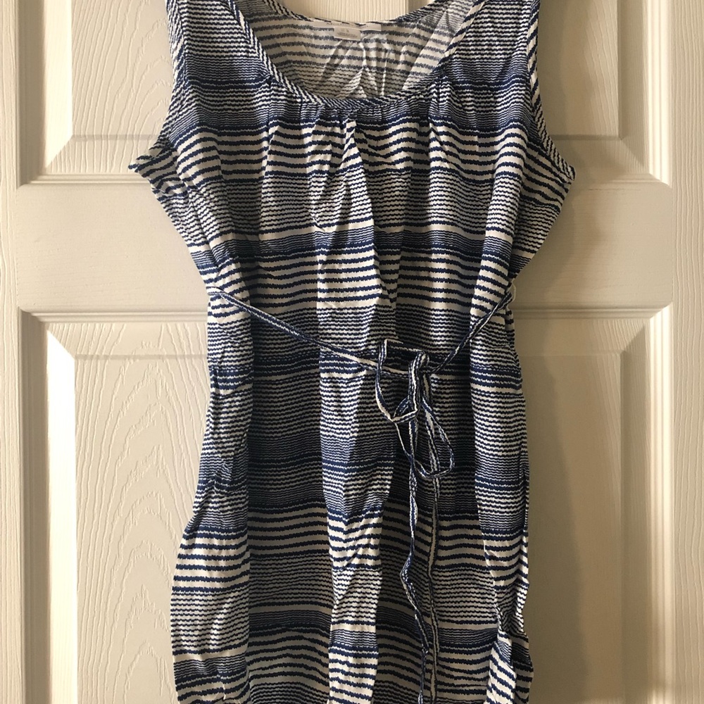 Maternity sleeveless shirt